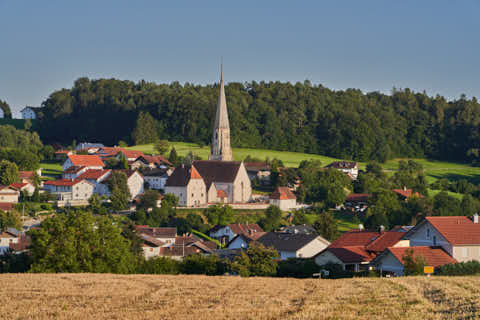 Gemeinde Reut Landkreis Rottal-Inn Taubenbach Ortsansicht (Dirschl Johann) Deutschland PAN